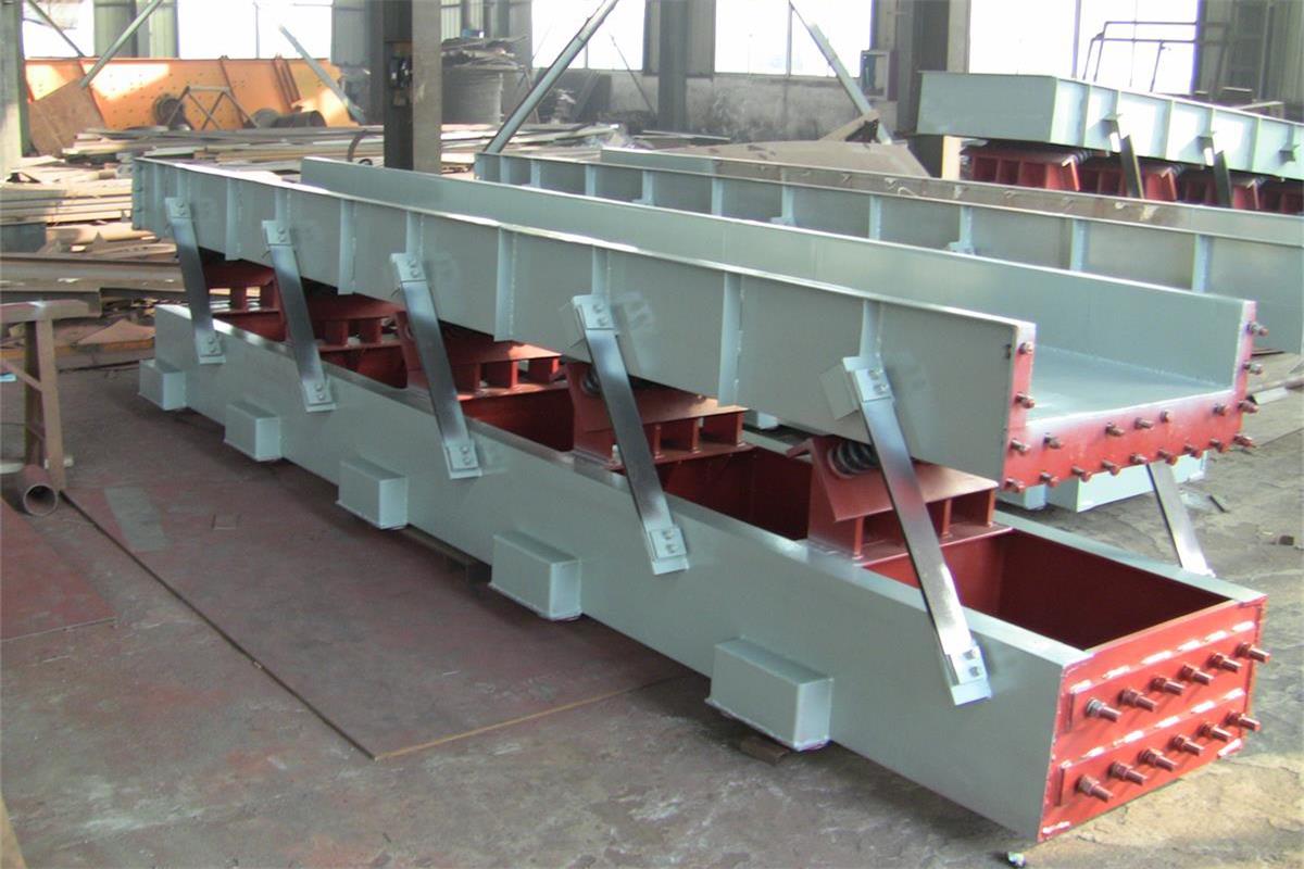 【機(jī)械講堂】慣性振動熱料輸送機(jī)的結(jié)構(gòu)組成與應(yīng)用